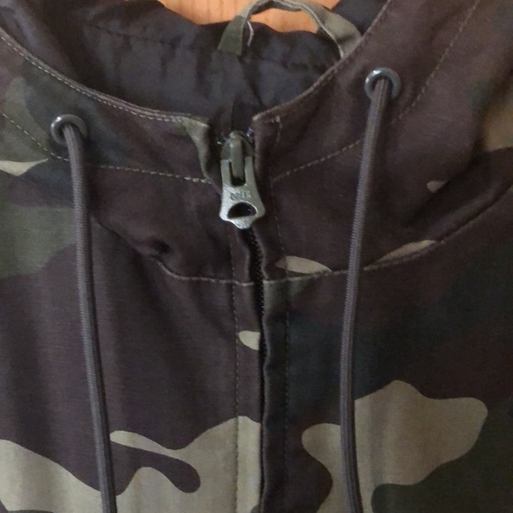 Obey camo jacket. Worn once - Picture 3 of 8